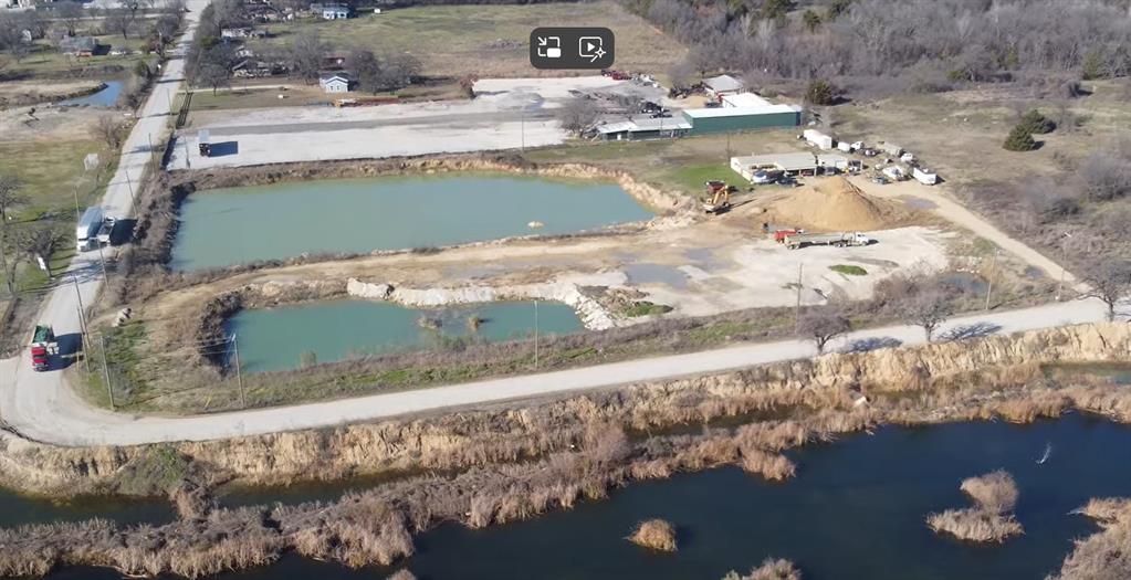 2838 Post Oak Road Hutchins, TX 75141 - Photo 2 of 4 a view of water heater