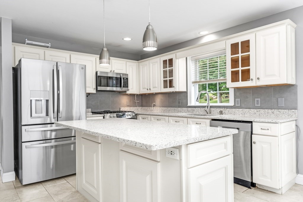 155 Highridge Road Somerset, MA 02726 - Photo 4 of 20 Gallery Image 4