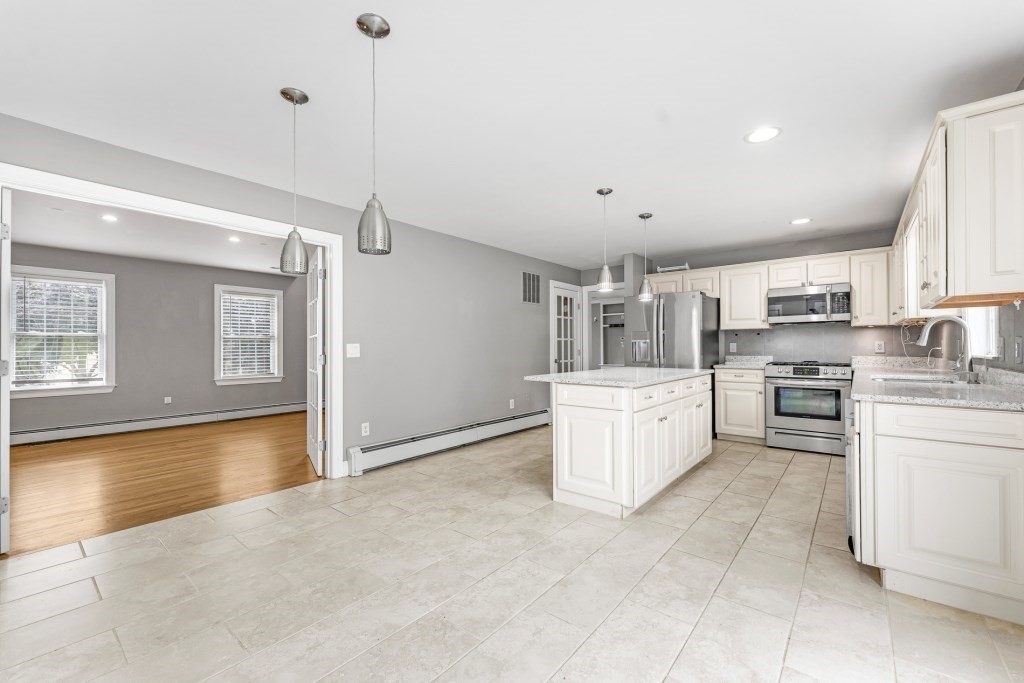 155 Highridge Road Somerset, MA 02726 - Photo 5 of 20 Gallery Image 5