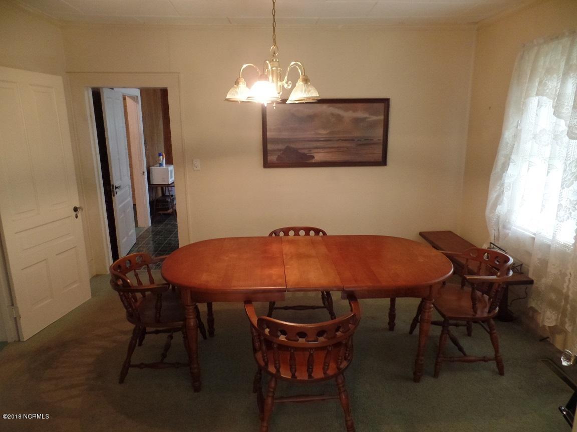 1663 Baldwin Elkins Road Clarkton, NC 28433 - Photo 4 of 16 Priest 4 - Dining Room