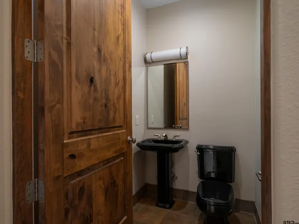 $995,000 | 141 County Road 3135, Jacksonville, TX 75766