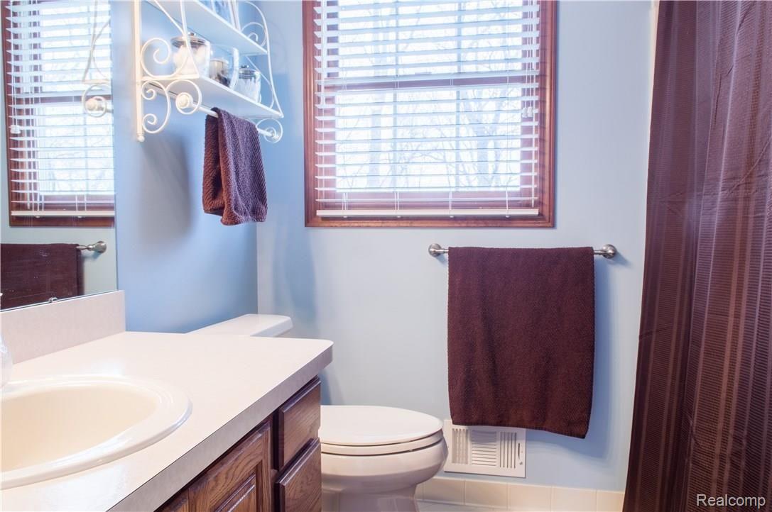 267 Brook Drive Romeo, MI 48065 - Photo 17 of 31 20160402_jakeandchristieshouse-29.jpg