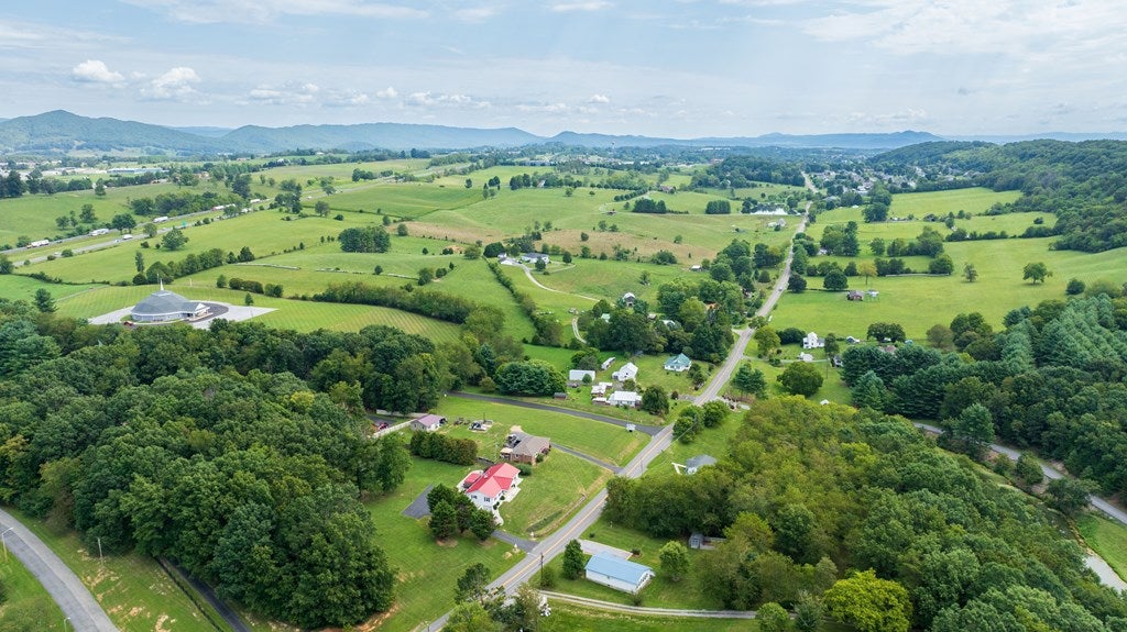 2095 West Ridge Road Wytheville, VA 24382 - Photo 33 of 48 Gallery Image 33
