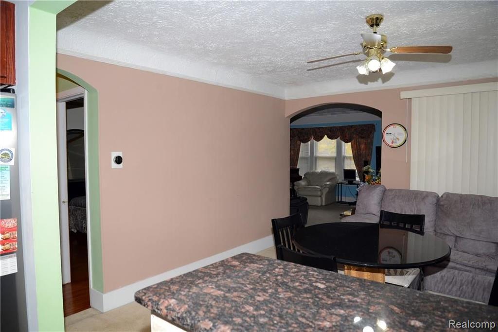 2215 West Auburn Road Rochester Hills, MI 48309 - Photo 12 of 34