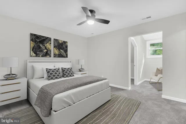 an empty room with a empty space