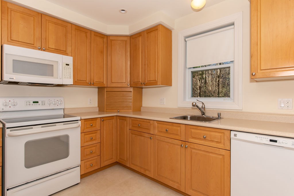 149 Garrison Road Dover, NH 03820 - Photo 13 of 40