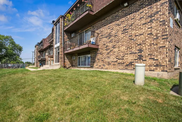 $1,400 | 2500 Mark Thomas Lane, Unit 7A, Hanover Park, IL 60133