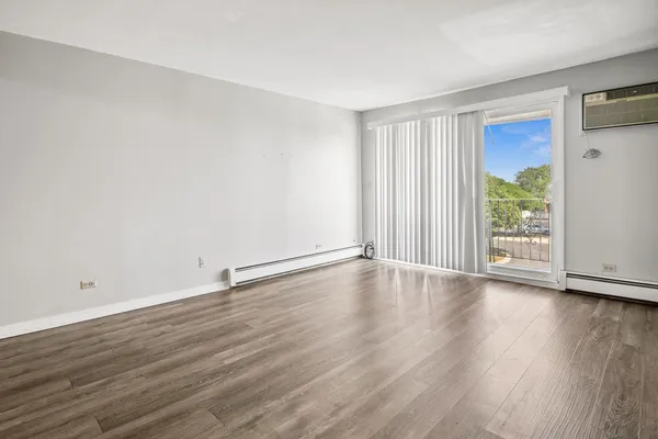 $1,375 | 2500 Mark Thomas Lane, Unit 7A, Hanover Park, IL 60133