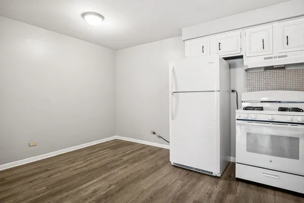 $1,375 | 2500 Mark Thomas Lane, Unit 7A, Hanover Park, IL 60133