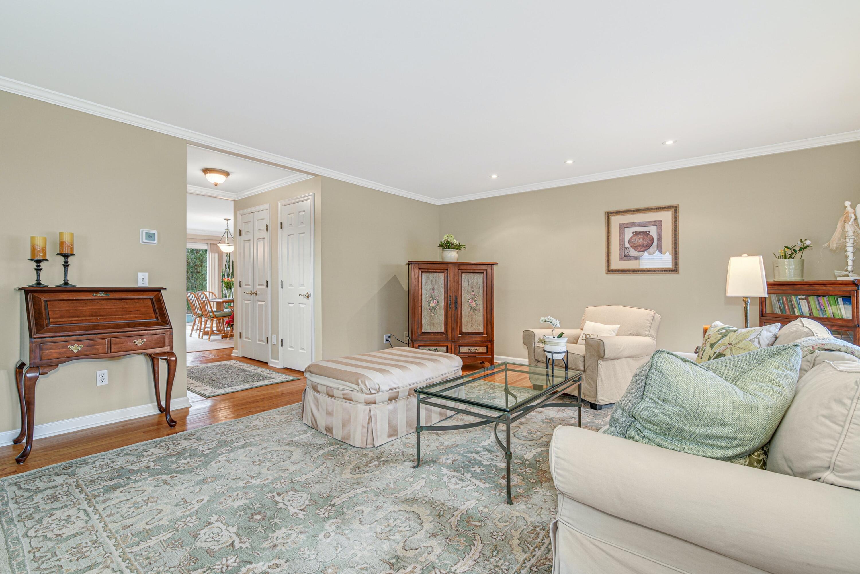 15 Ridgeview Avenue Darien, CT 06820 - Photo 11 of 25 11. Living Room