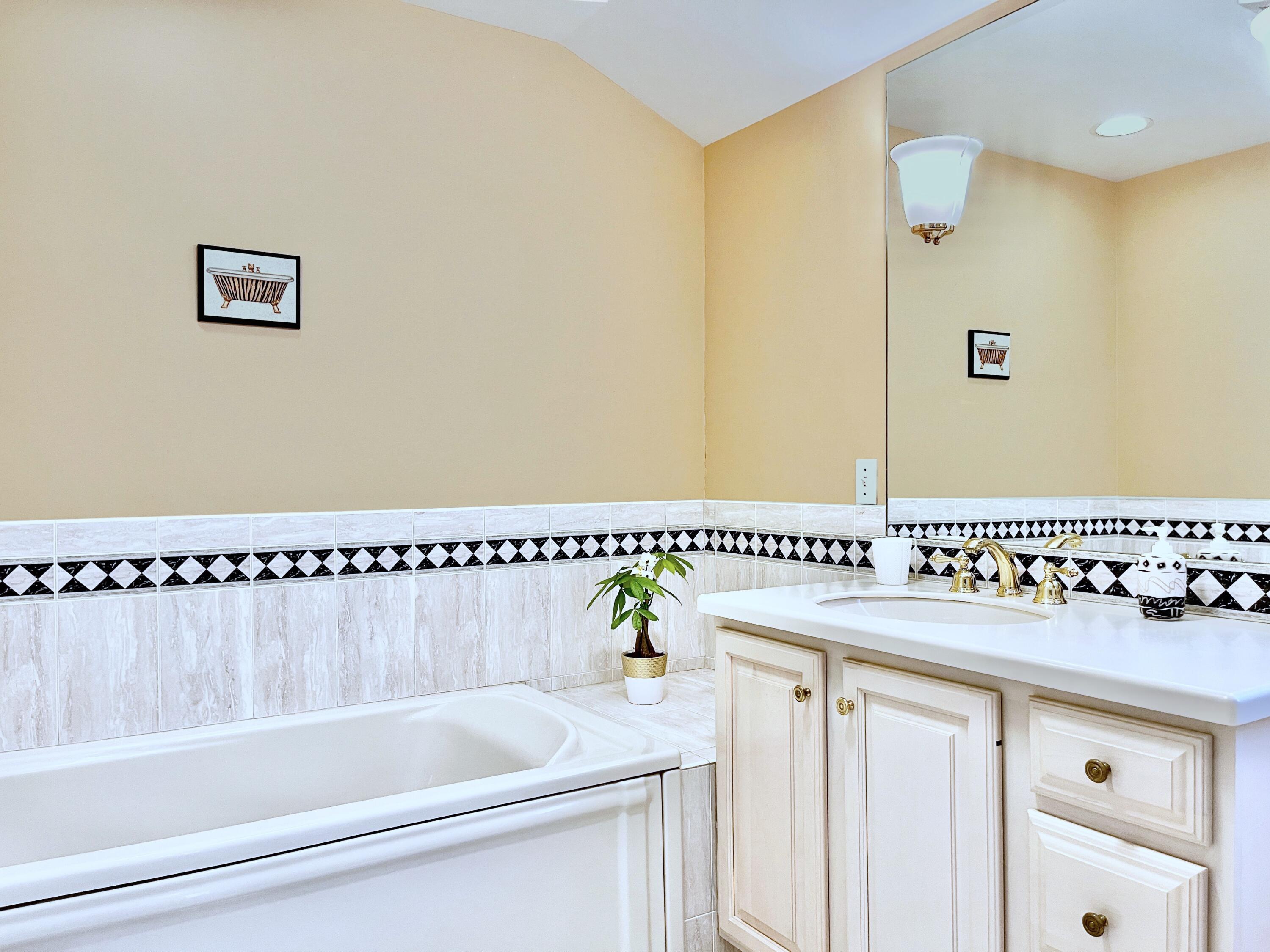 15 Ridgeview Avenue Darien, CT 06820 - Photo 17 of 25 17 - Primary Bath
