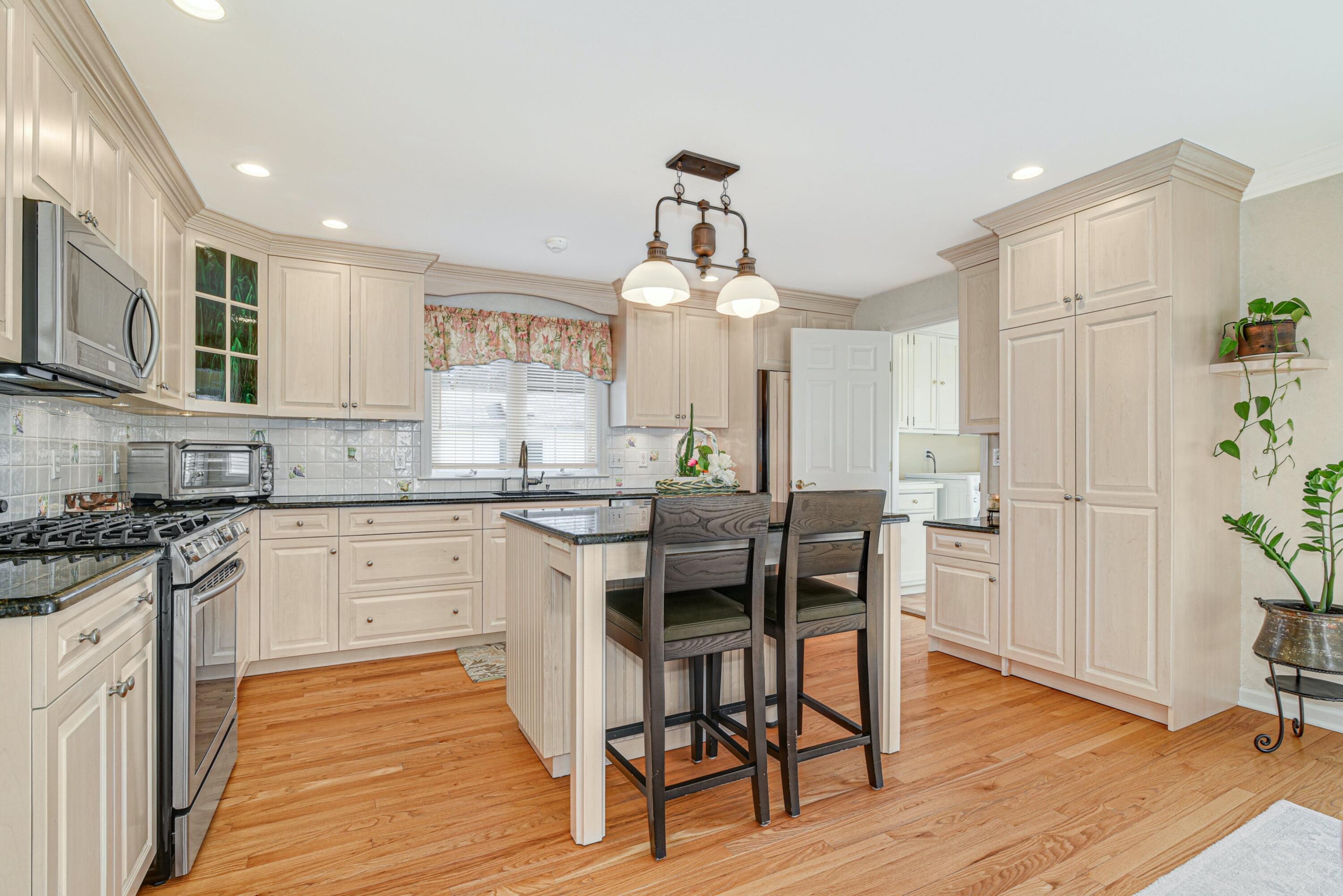 15 Ridgeview Avenue Darien, CT 06820 - Photo 2 of 25 2 - Kitchen