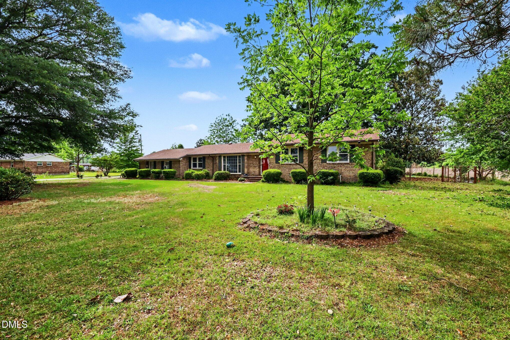 875 Wynn Road Clinton, NC 28328 - Photo 2 of 35 002_file_8517
