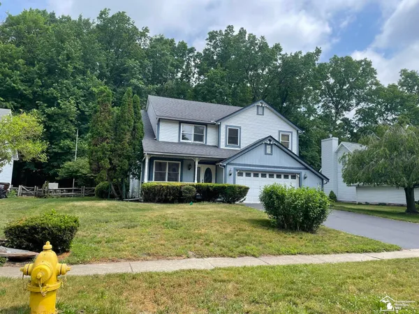 $249,900 | 2004 Stoneybrook Lane, Temperance, MI 48182