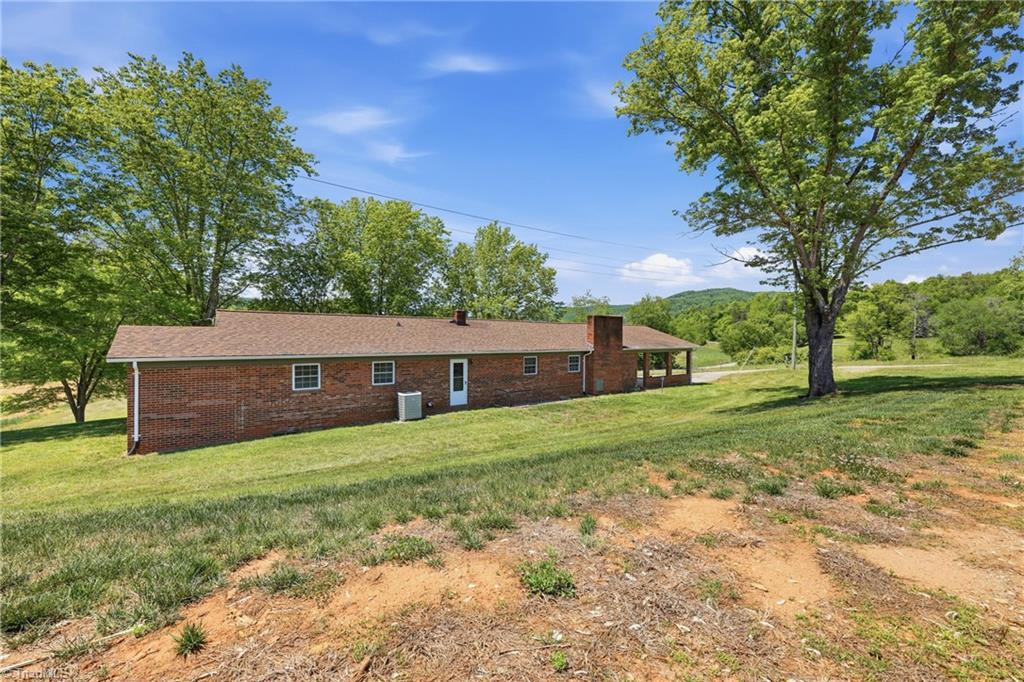 954 Parsonville Road Purlear, NC 28665 - Photo 11 of 45