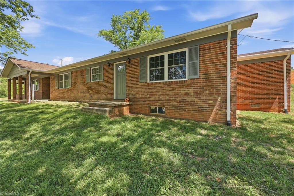 954 Parsonville Road Purlear, NC 28665 - Photo 9 of 45