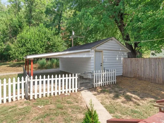 $112,067 | 1409 Pacific Street, St. Joseph, MO 64503