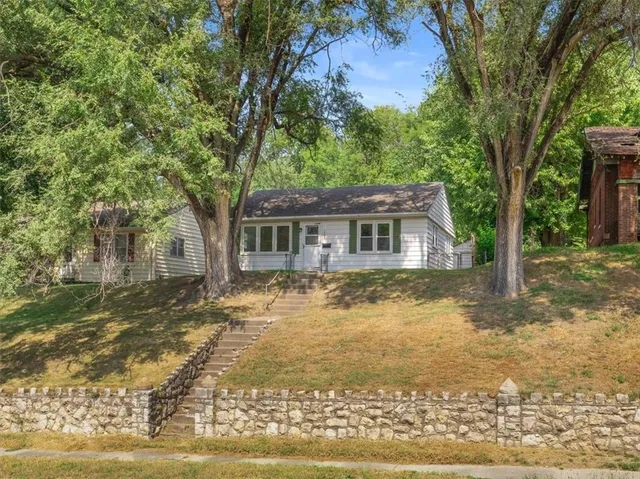 $112,067 | 1409 Pacific Street, St. Joseph, MO 64503