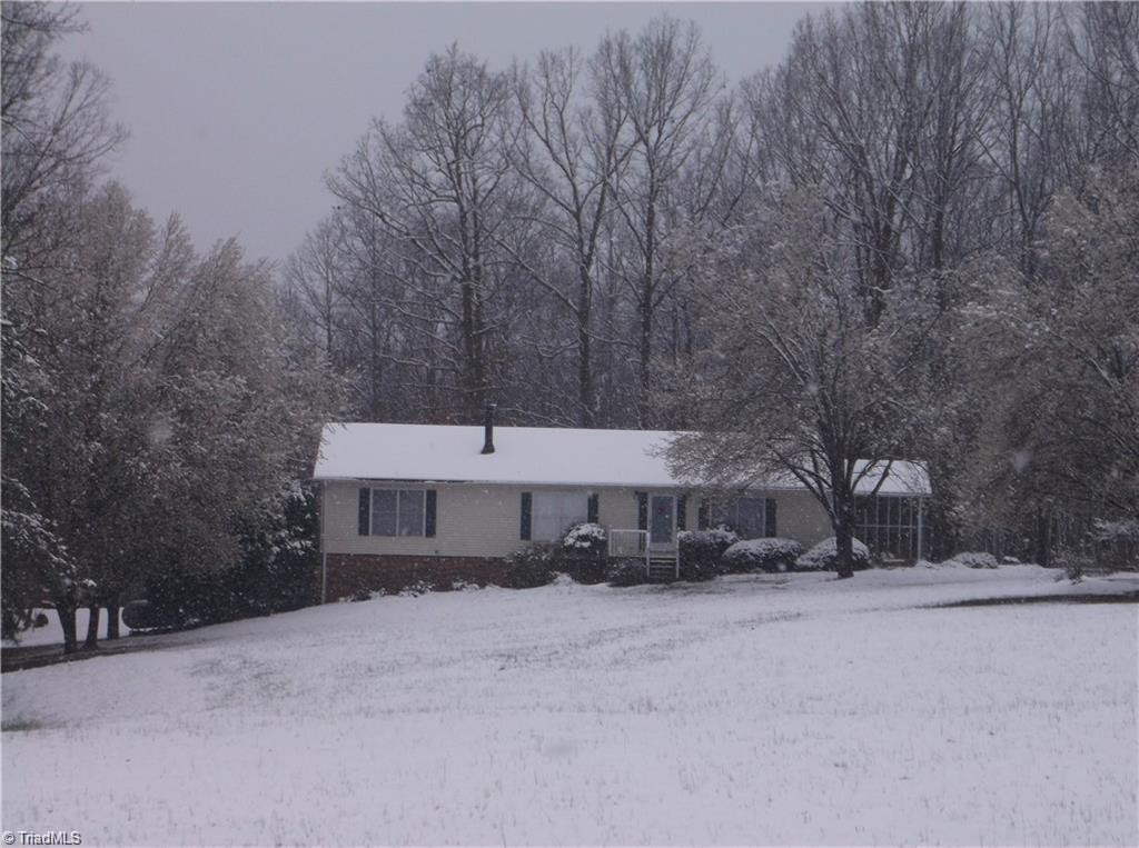1195 Throckmorton Road Walnut Cove, NC 27052 - Photo 6 of 29 Gallery Image 6