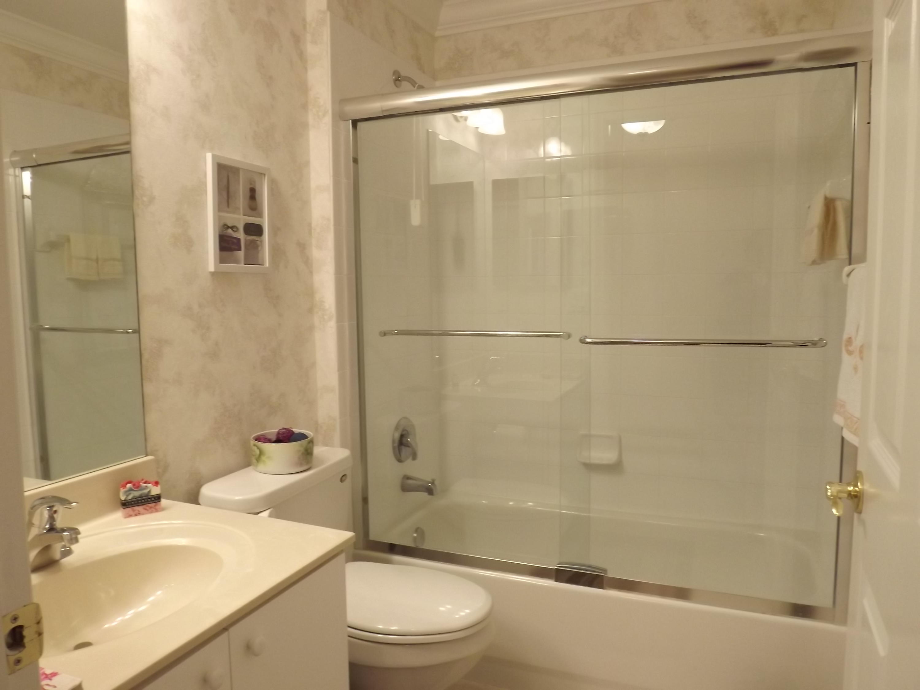 12011 Roma Road Boynton Beach, FL 33436 - Photo 14 of 39 GUEST BATHROOM