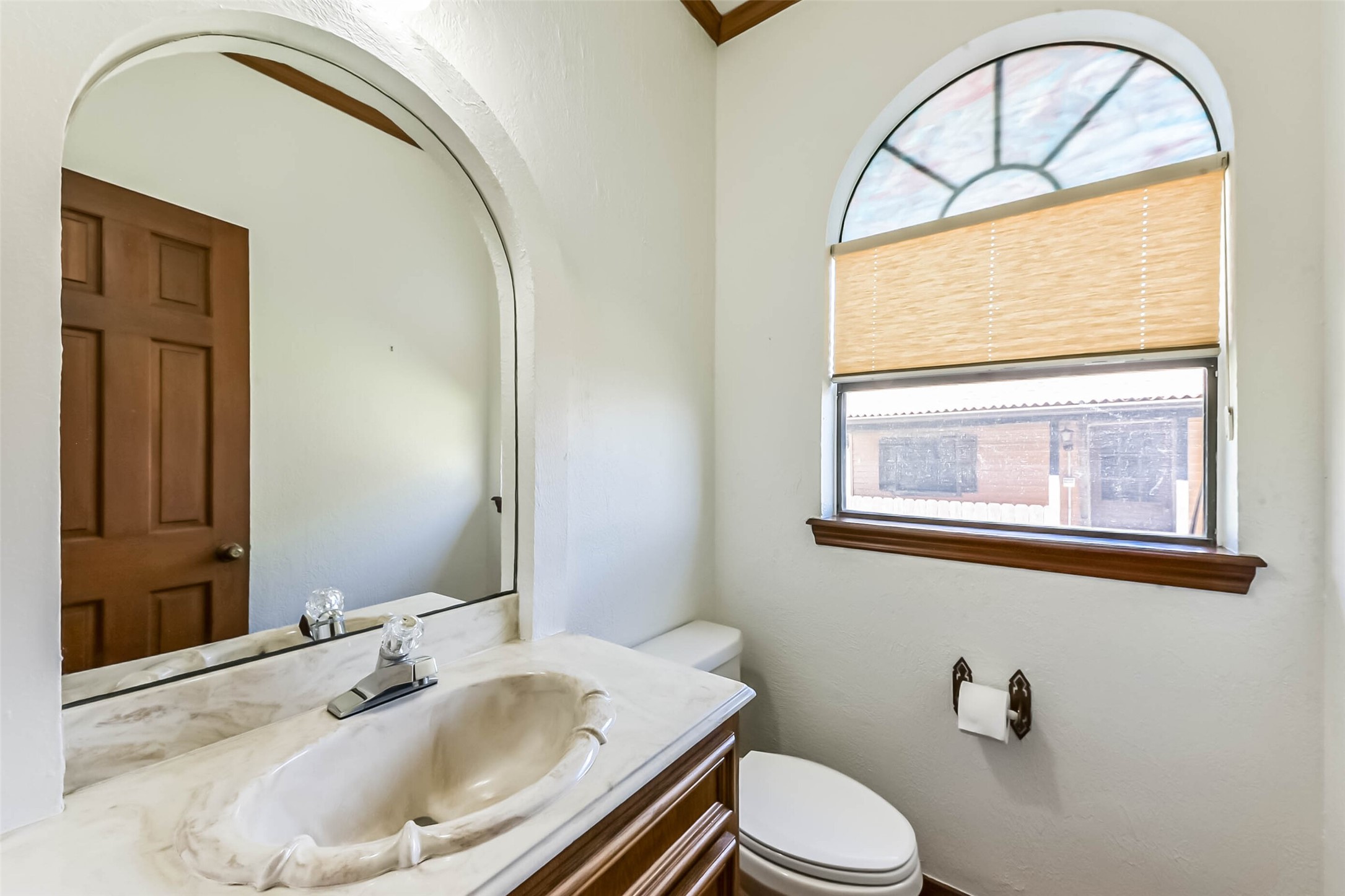 111 Bayridge Road La Porte, TX 77571 - Photo 18 of 50 Half Bath off Kitchen