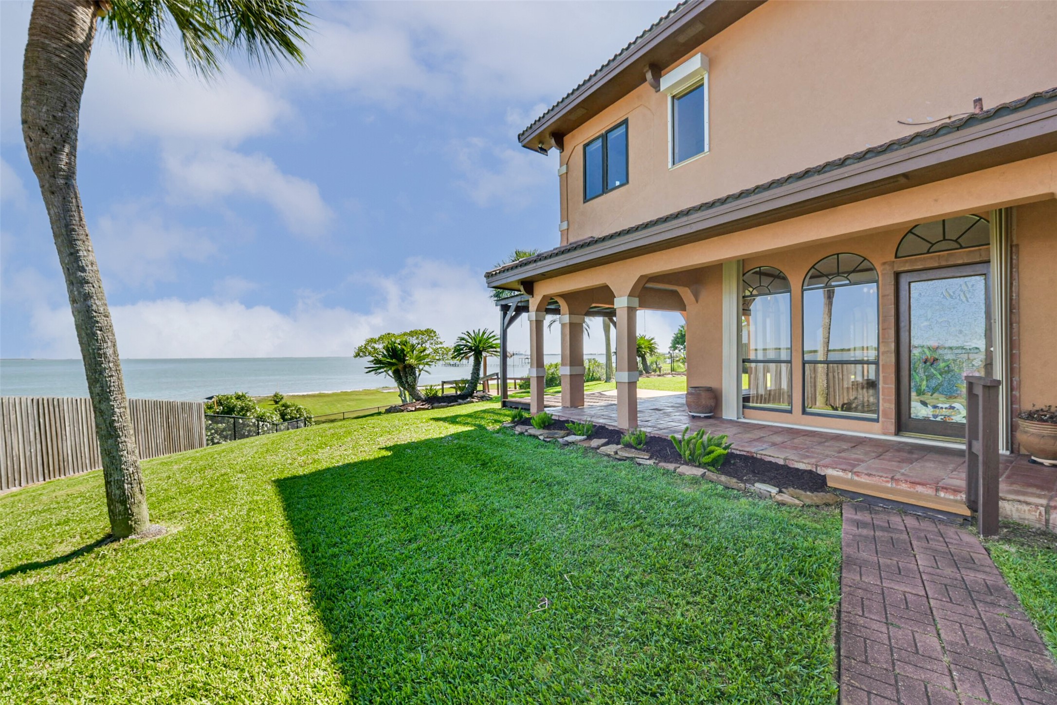 111 Bayridge Road La Porte, TX 77571 - Photo 37 of 50 Side Yard