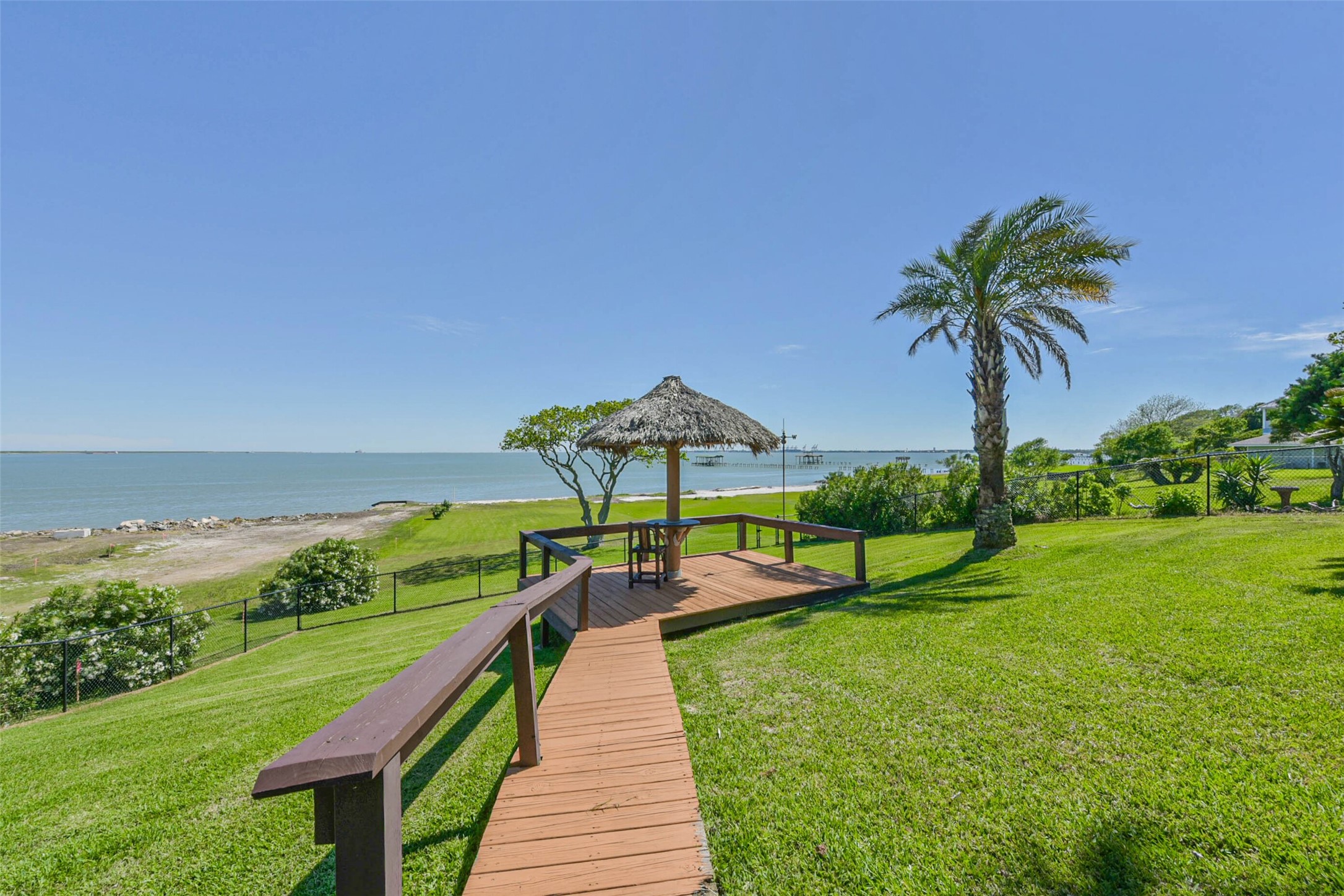 111 Bayridge Road La Porte, TX 77571 - Photo 39 of 50 Walk way to the Views!!