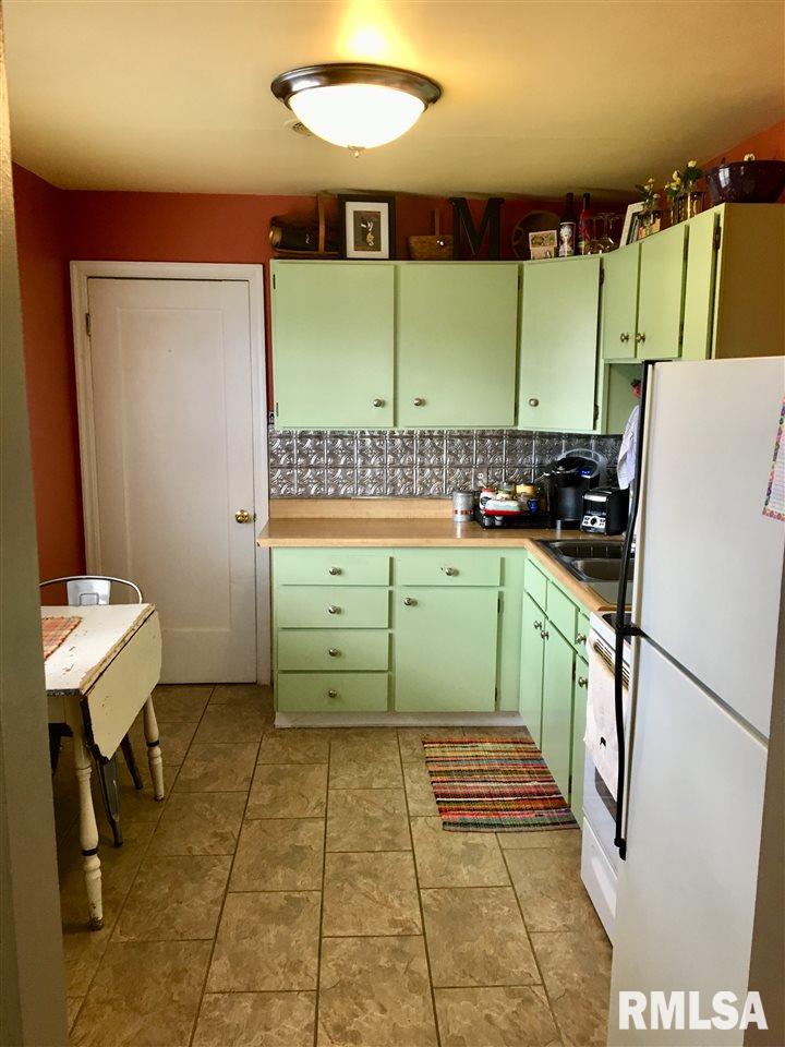 2361 South Spring Street Springfield, IL 62704 - Photo 9 of 20