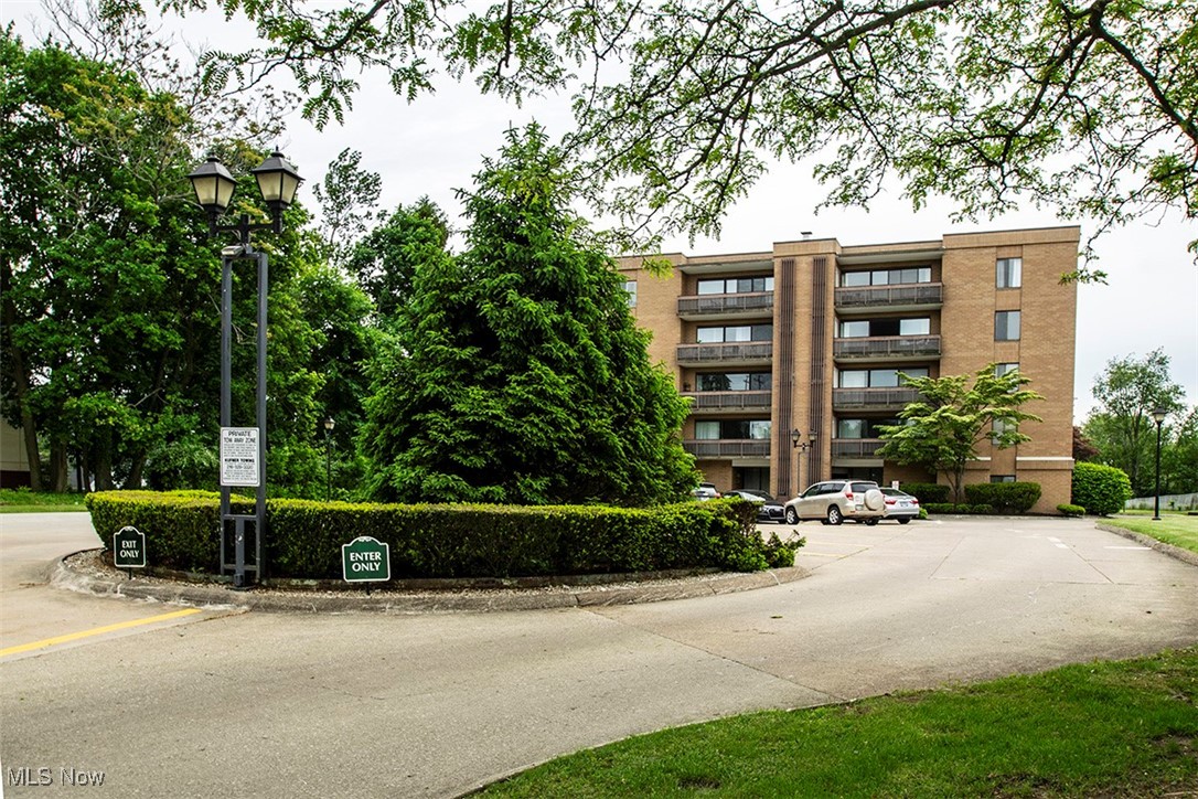 22555 Center Ridge Road, Unit 302 Rocky River, OH 44116 - Photo 1 of 9 Gallery Image 1
