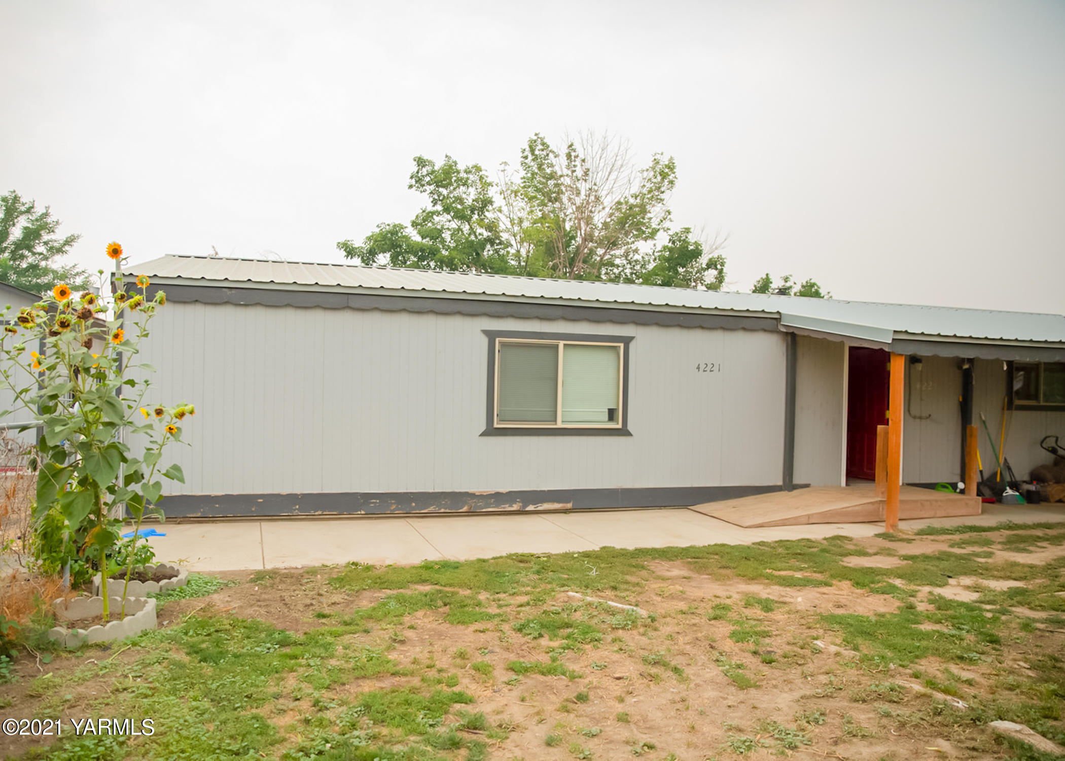4221 Thorp Road Moxee, WA 98936 - Photo 1 of 14 4221 Thorp Road