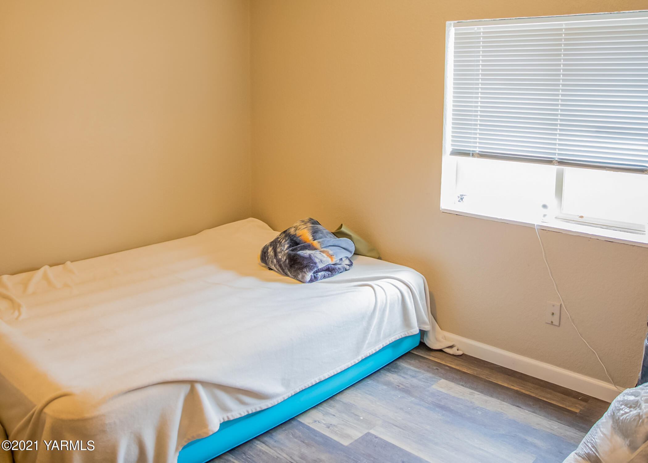 4221 Thorp Road Moxee, WA 98936 - Photo 11 of 14 Third Bedroom