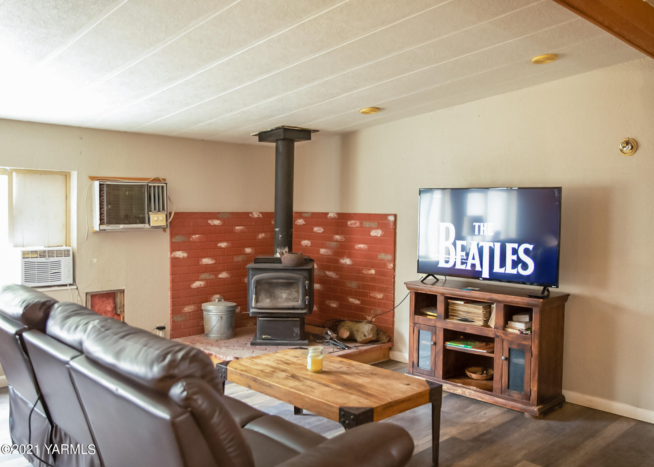 4221 Thorp Road Moxee, WA 98936 - Photo 6 of 14 Formal Living Room