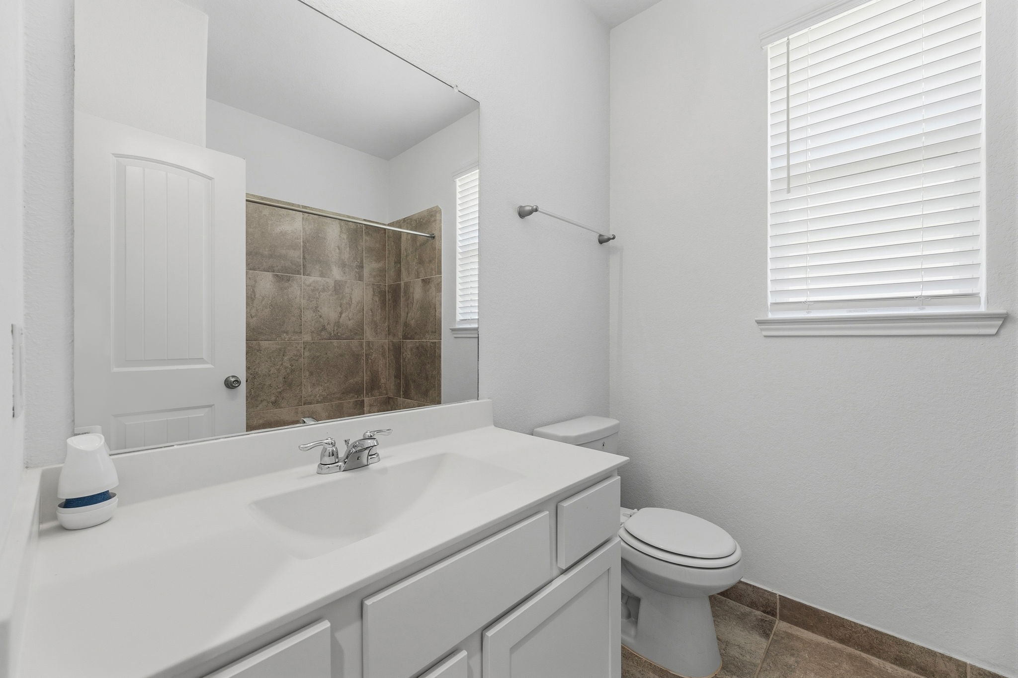 17515 Harbourfront Road Humble, TX 77346 - Photo 26 of 36 Secondary Full bathroom