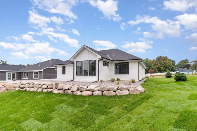 $657,945 | 11876 38th Place, St. Michael, MN 55376