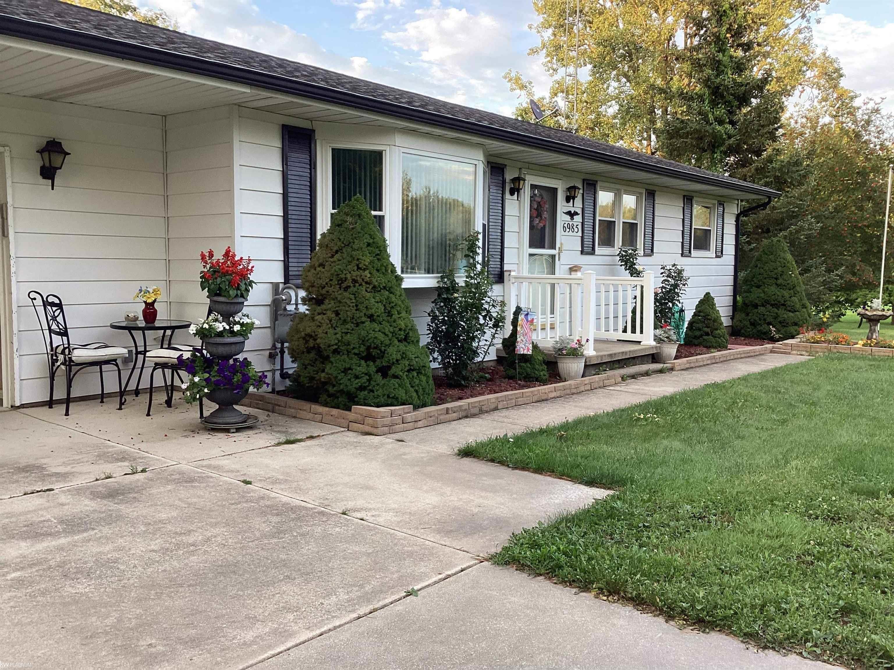 6985 Aitken Road Lexington, MI 48450 - Photo 2 of 16 50131165-3ae48dd8-84d7-4f76-b58b-5cc89db2221e.JPG