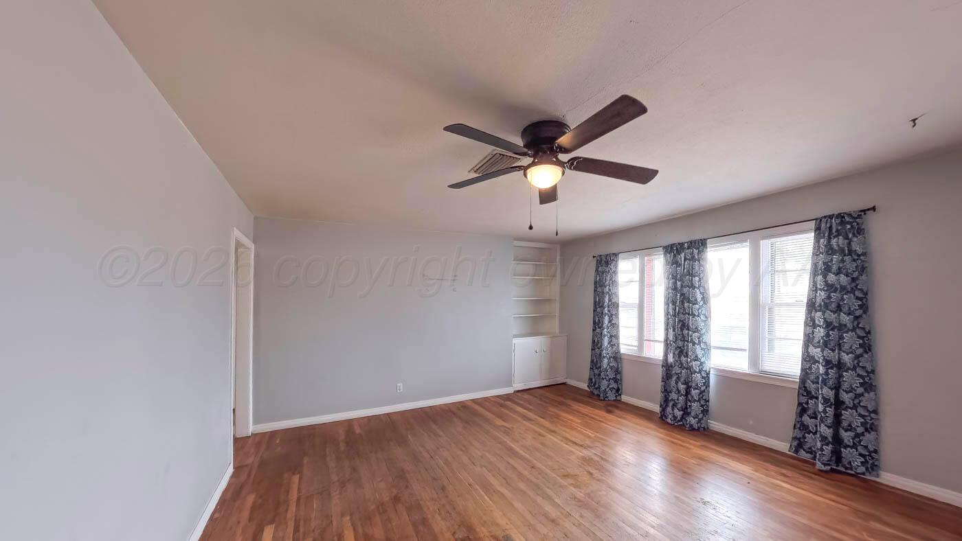 300 North Bryan Street Borger, TX 79007 - Photo 7 of 23 Livingroom