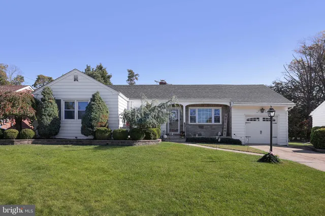 $599,000 | 824 Evergreen Court, North Brunswick, NJ 08902