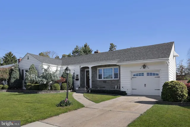 $599,000 | 824 Evergreen Court, North Brunswick, NJ 08902