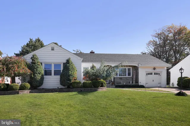 $599,000 | 824 Evergreen Court, North Brunswick, NJ 08902