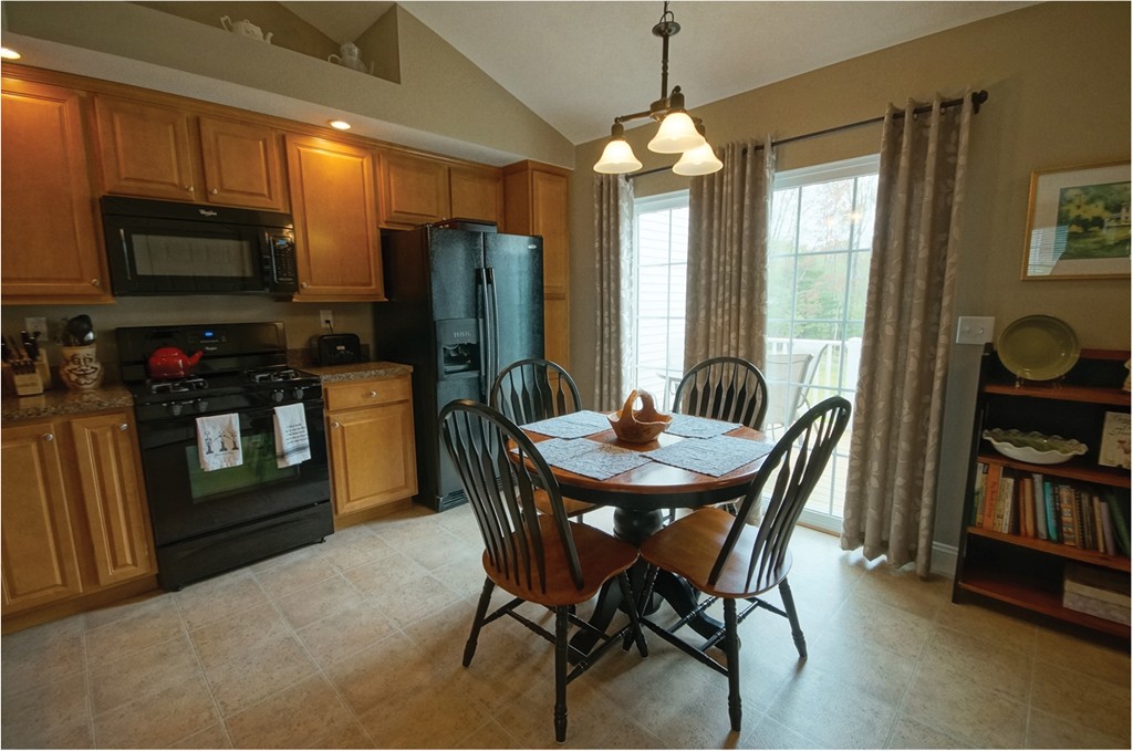 33 Hall Road, Unit 33 Fremont, NH 03044 - Photo 13 of 30