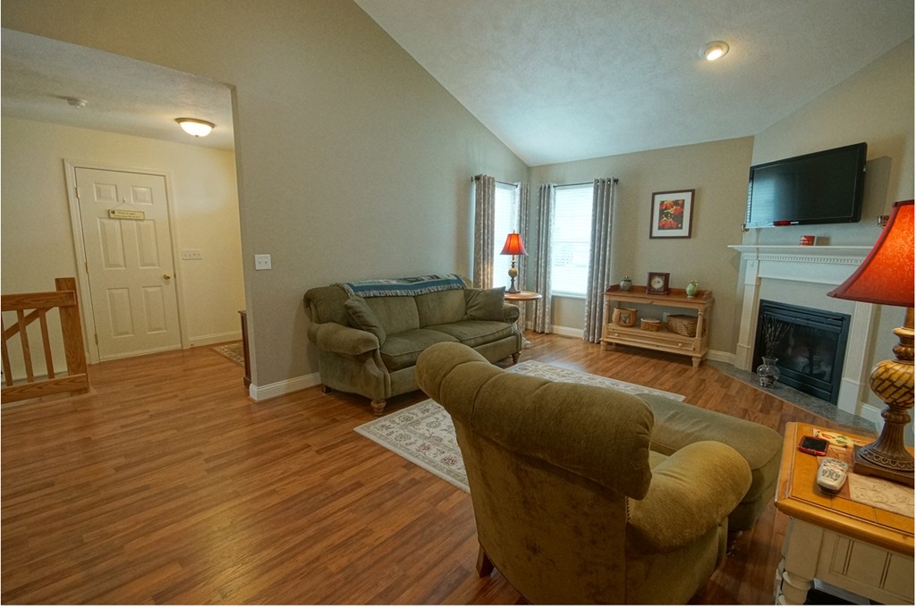 33 Hall Road, Unit 33 Fremont, NH 03044 - Photo 15 of 30