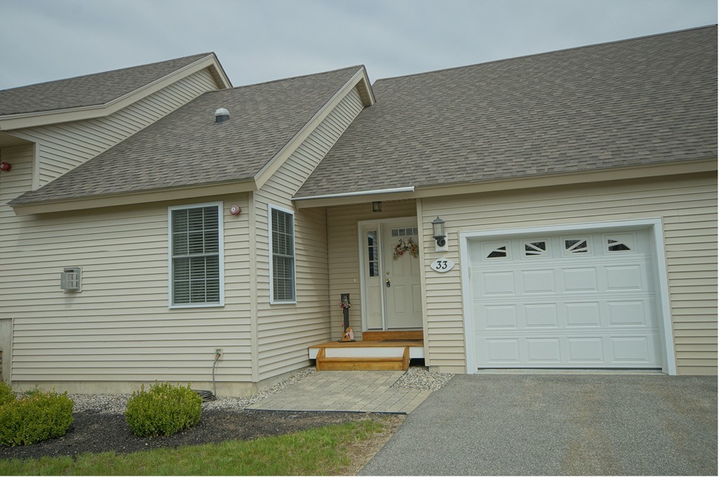 33 Hall Road, Unit 33 Fremont, NH 03044 - Photo 2 of 30