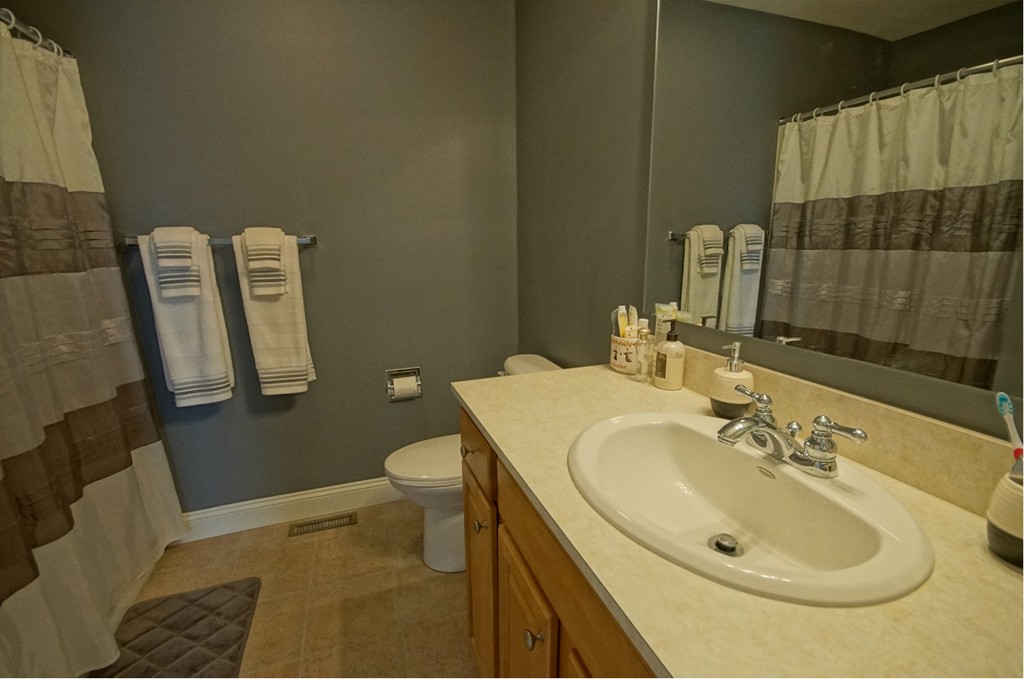 33 Hall Road, Unit 33 Fremont, NH 03044 - Photo 22 of 30