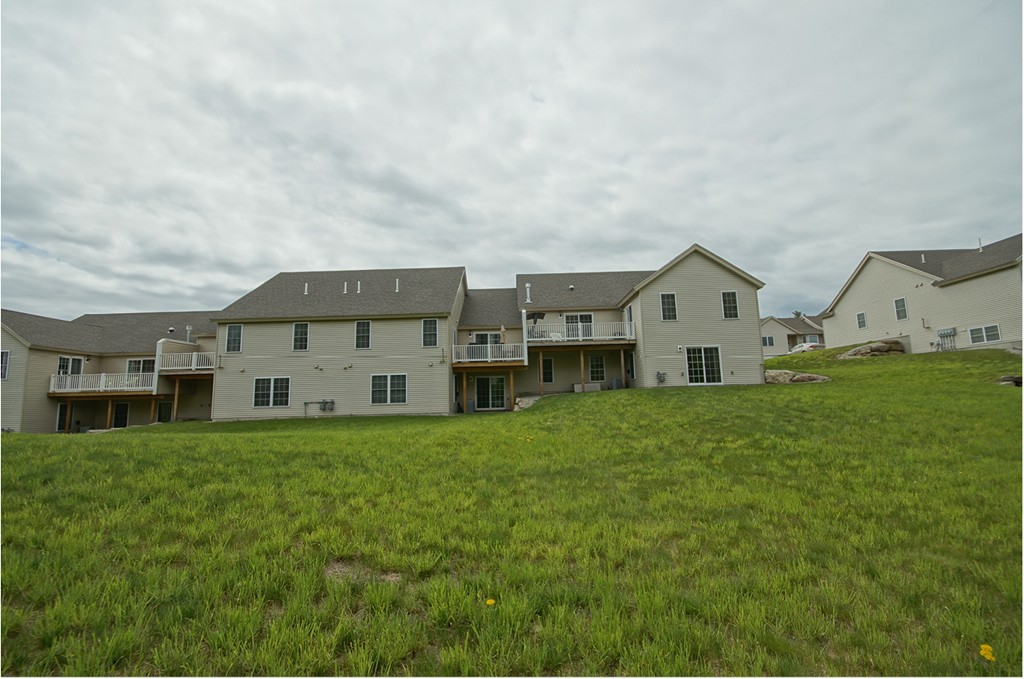 33 Hall Road, Unit 33 Fremont, NH 03044 - Photo 8 of 30
