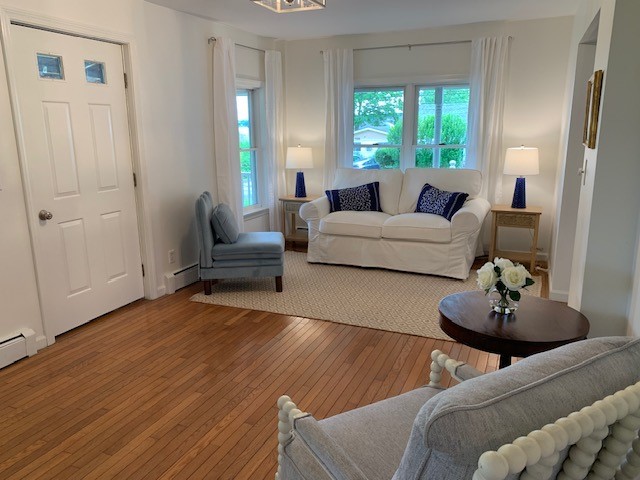 154 Andrew Comstock Road Warwick, RI 02886 - Photo 2 of 27
