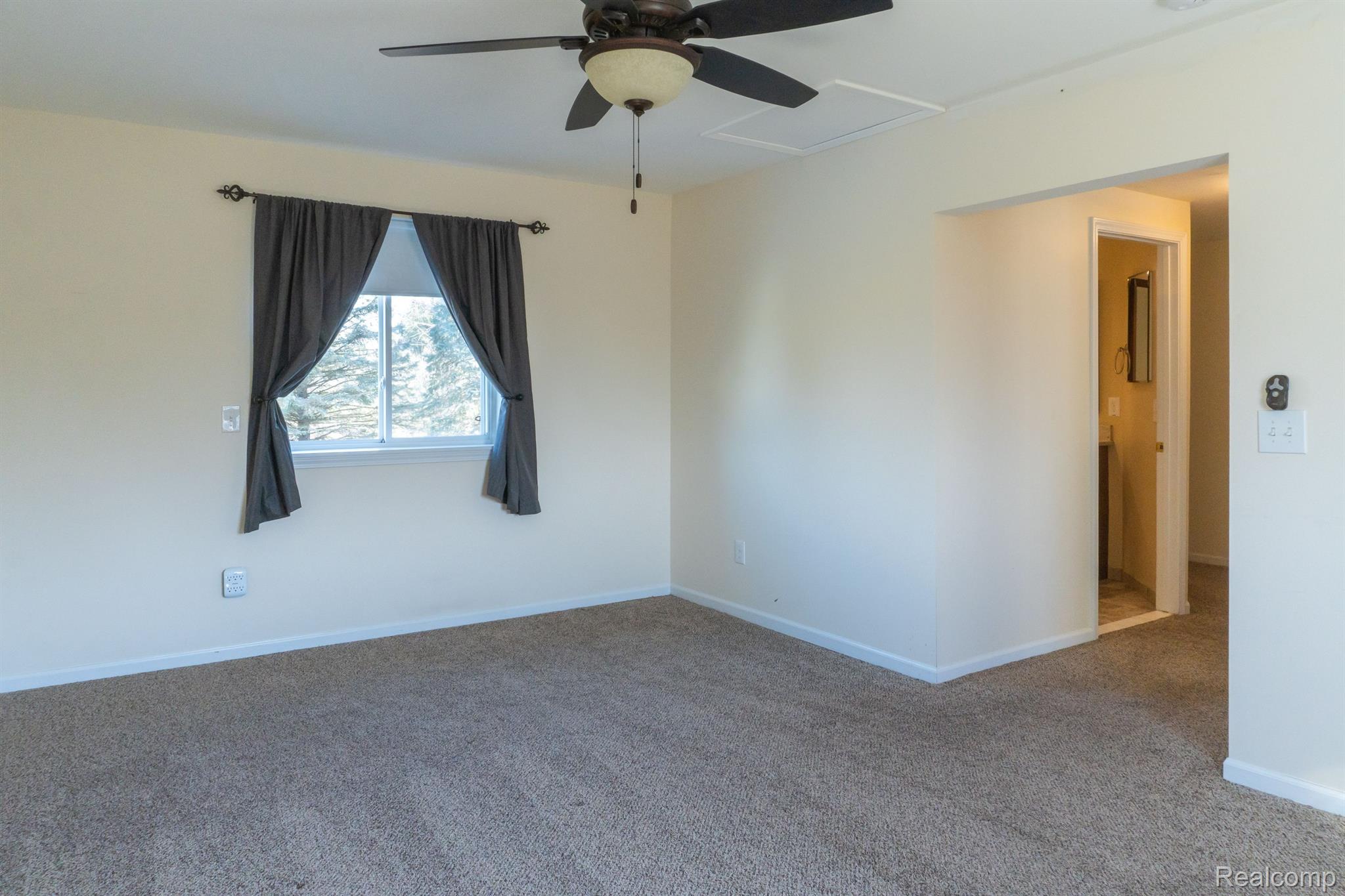 5781 Byron Road Howell, MI 48855 - Photo 17 of 39 Gallery Image 17