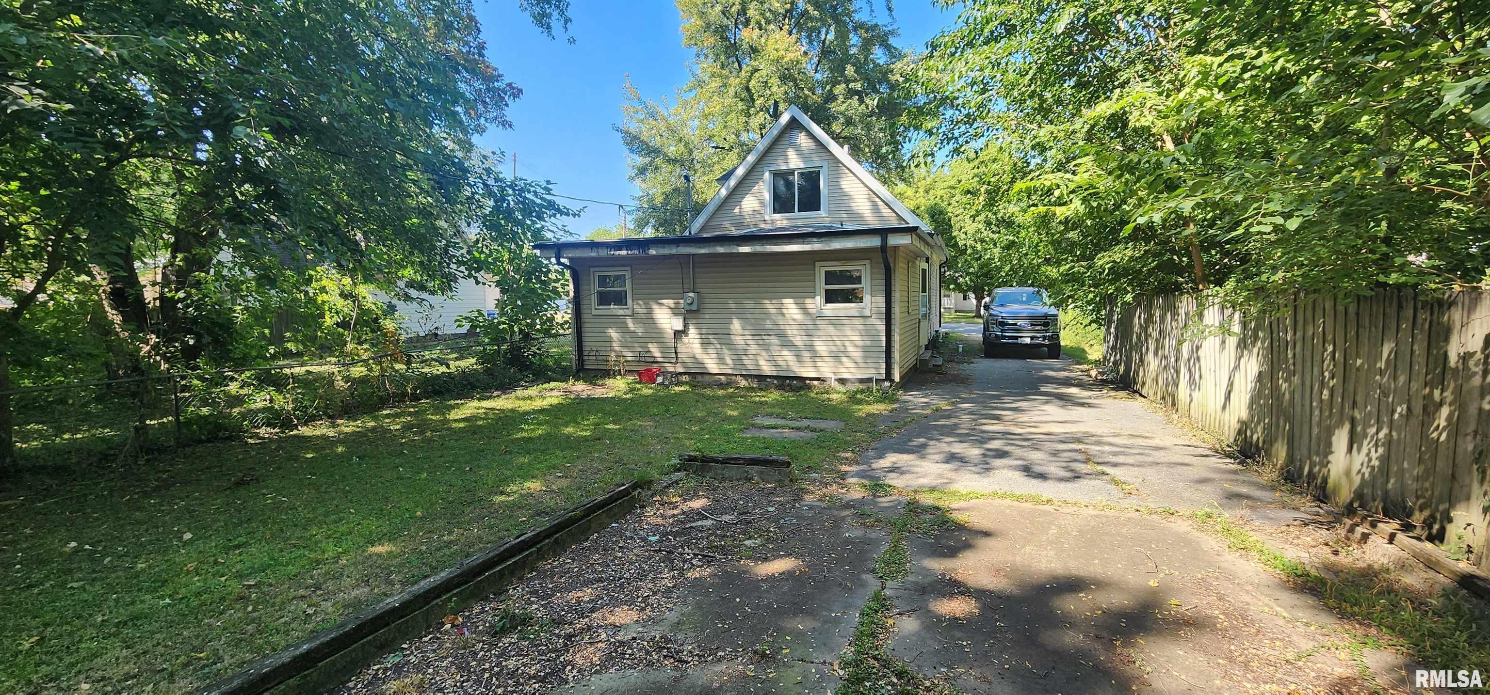 1710 East Carpenter Street Springfield, IL 62702 - Photo 4 of 25