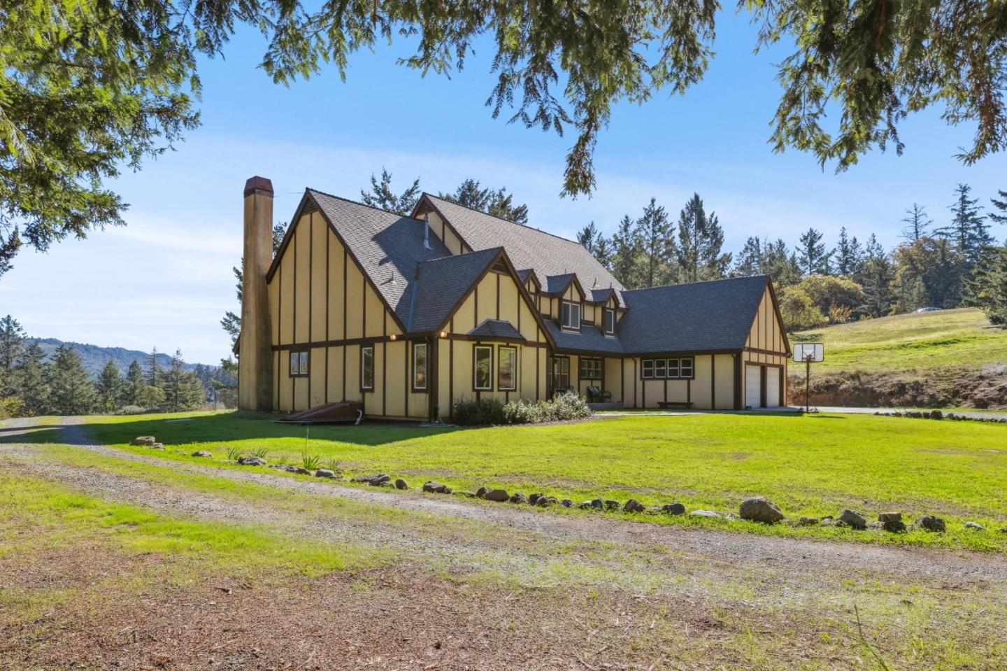 24595 Skyland Road Los Gatos, CA 95033 - Photo 11 of 68