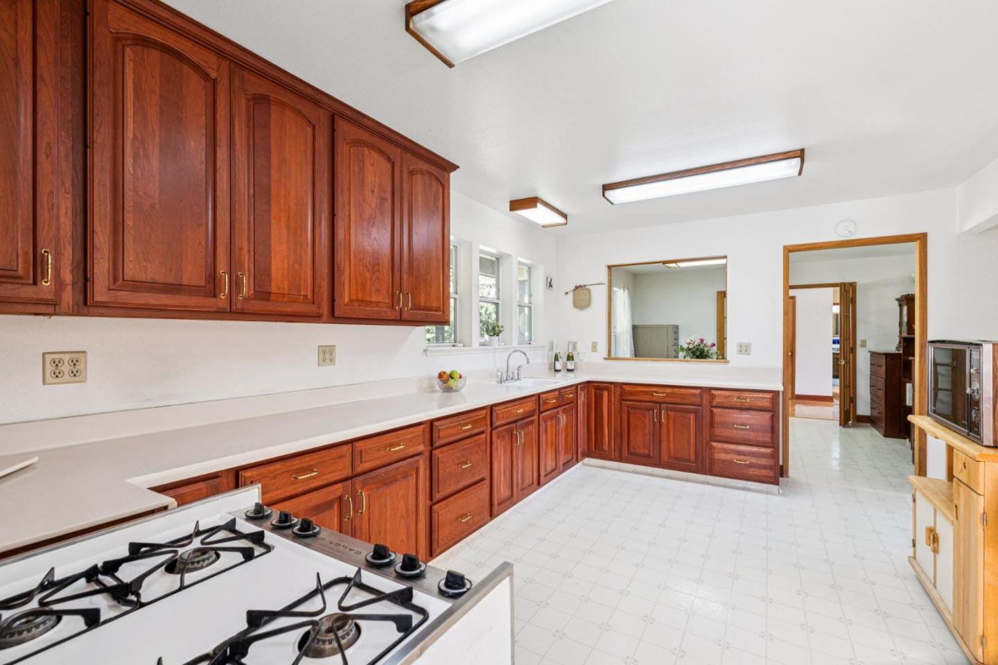 24595 Skyland Road Los Gatos, CA 95033 - Photo 33 of 68