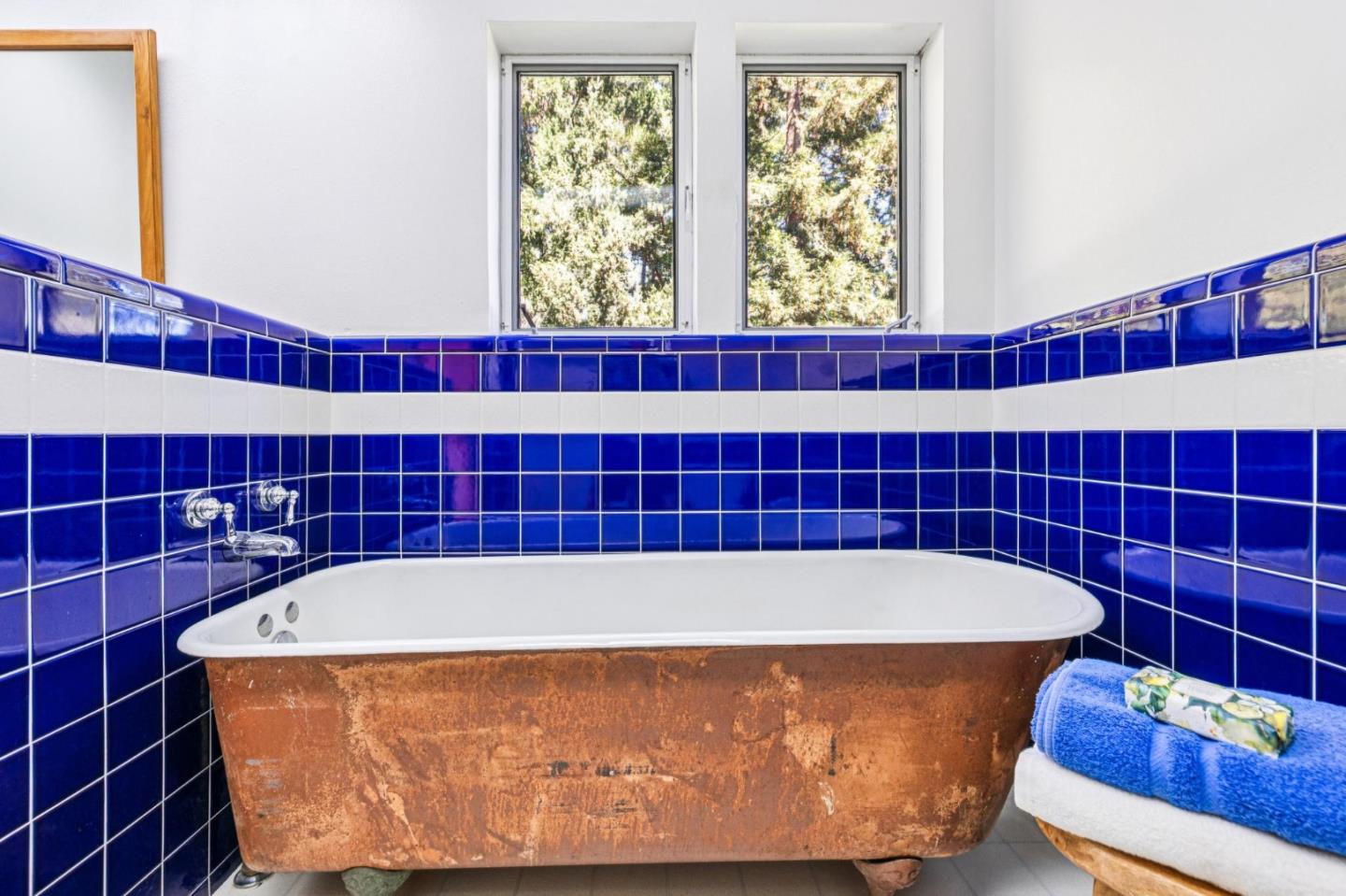 24595 Skyland Road Los Gatos, CA 95033 - Photo 43 of 68 a view of a bathtub in a bathroom